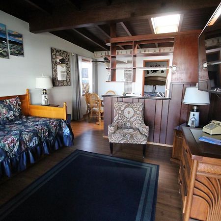 Edgewater Beach Inn & Suites Santa Cruz Buitenkant foto
