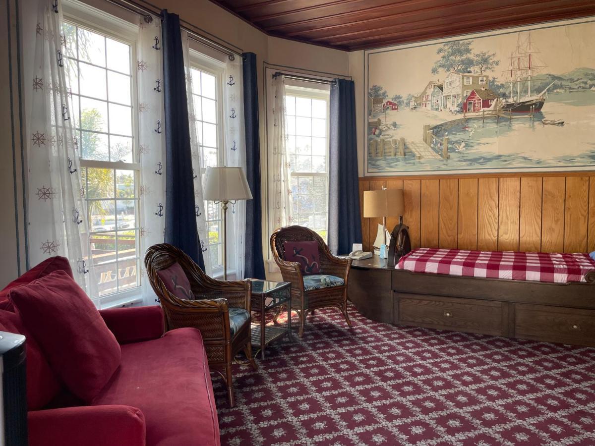 Edgewater Beach Inn & Suites Santa Cruz Buitenkant foto